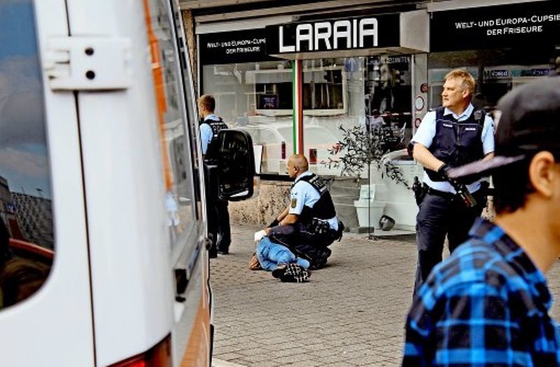 Hombre con machete Alemania_Foto by Stuttgarter Zeitung 