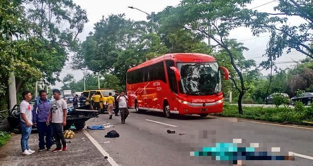Accidente tres fallecidos y cuatro lesionados en carretera a Comalapa