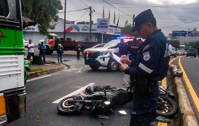 Accidente en bulevar Venezuela 18-06-2024