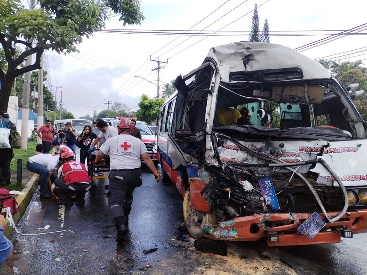 Accidente 20 lesionados Rutas 29-A